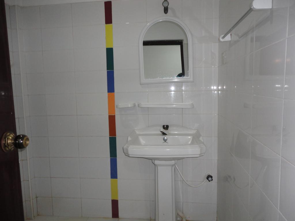 ארוגם Yoho Hotel Arugambay Beach Inn חדר תמונה