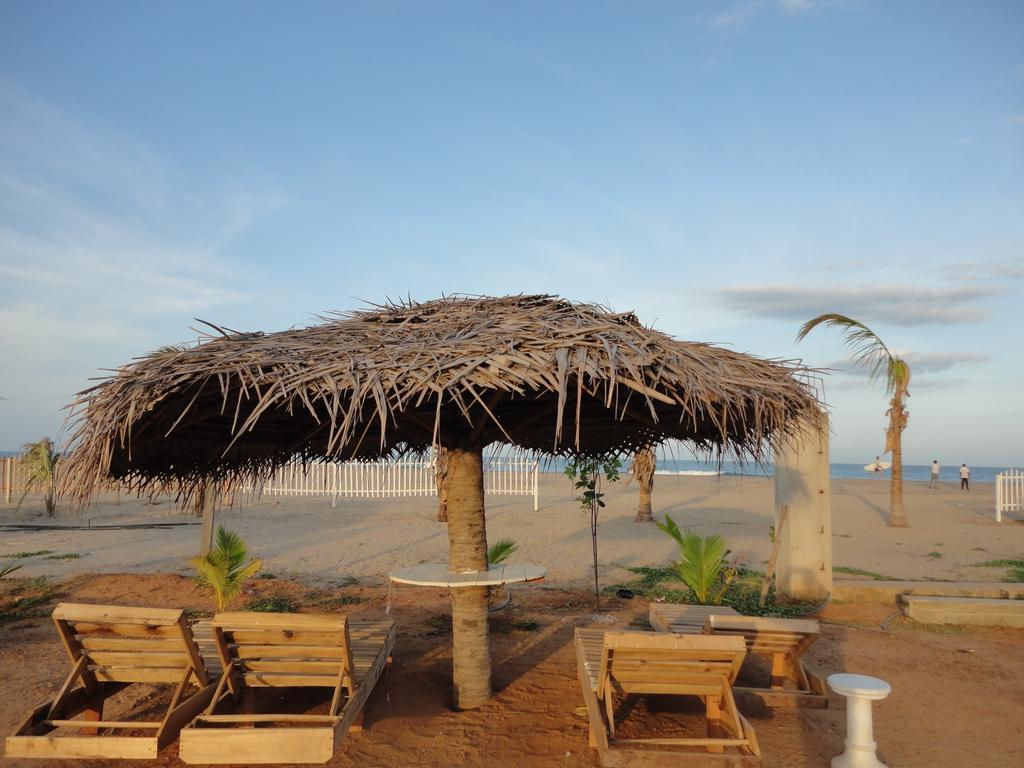 ארוגם Yoho Hotel Arugambay Beach Inn מראה חיצוני תמונה