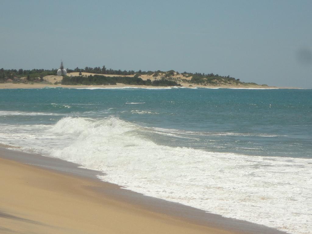 ארוגם Yoho Hotel Arugambay Beach Inn מראה חיצוני תמונה