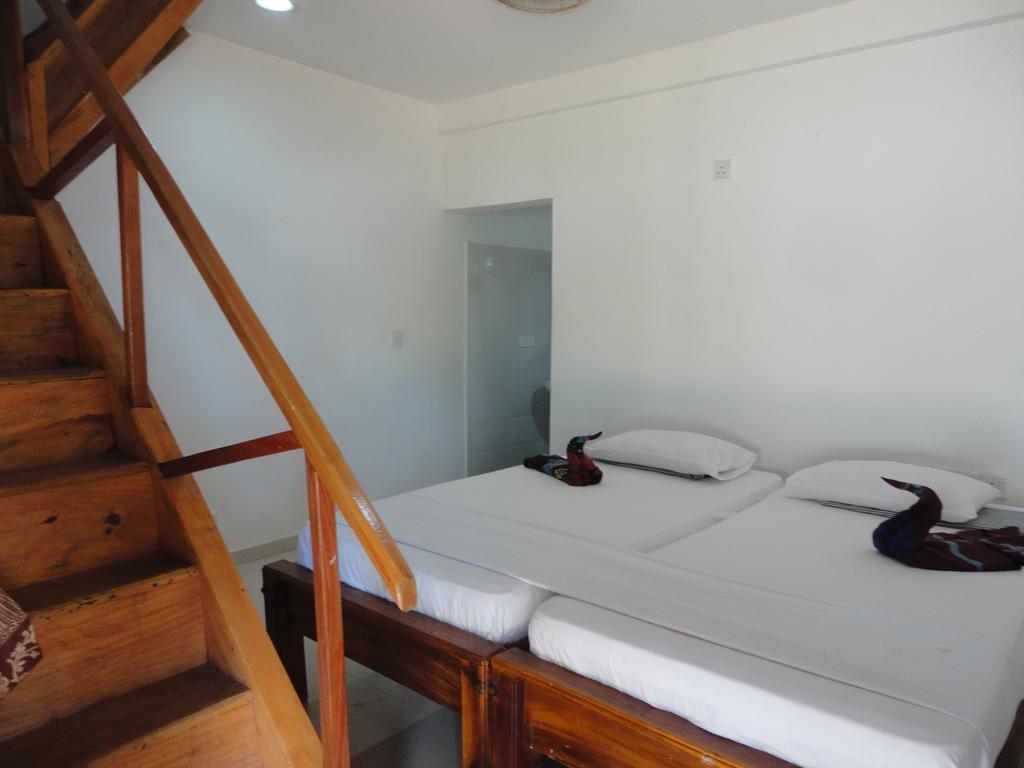 ארוגם Yoho Hotel Arugambay Beach Inn חדר תמונה