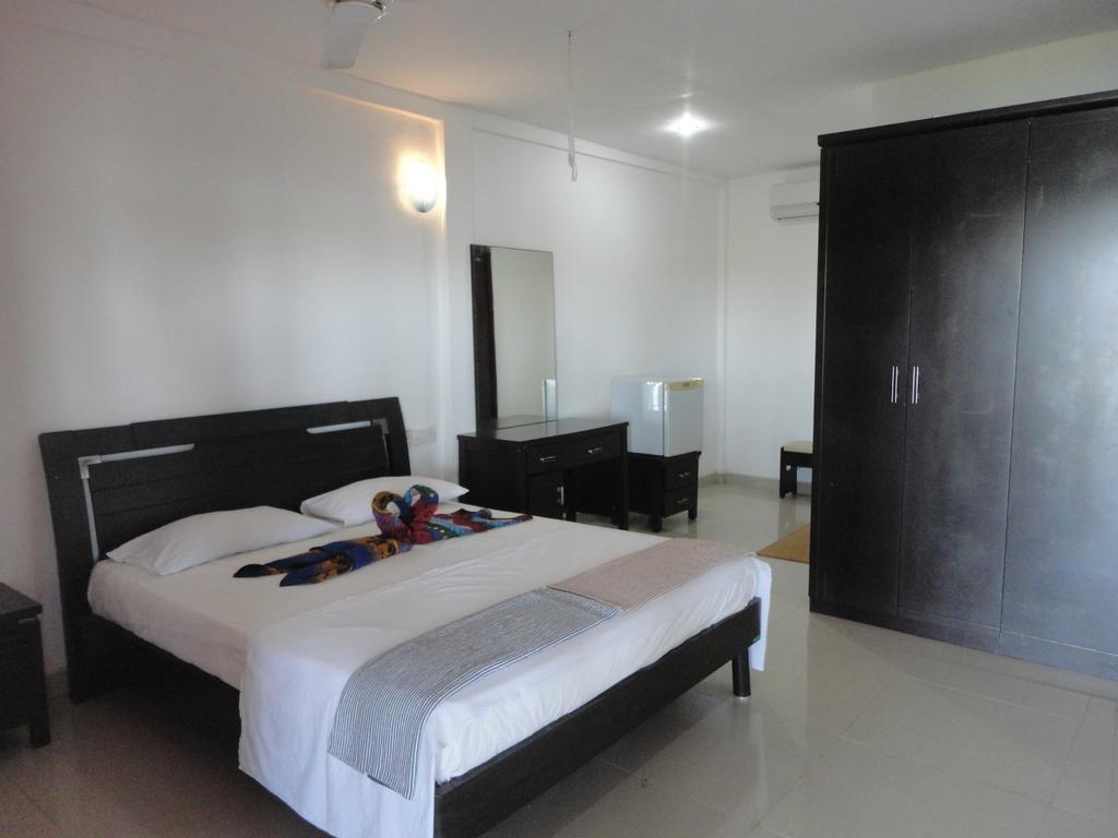 ארוגם Yoho Hotel Arugambay Beach Inn חדר תמונה
