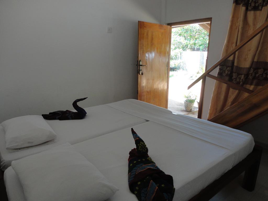 ארוגם Yoho Hotel Arugambay Beach Inn חדר תמונה