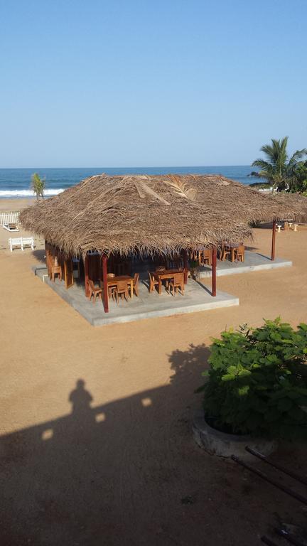 ארוגם Yoho Hotel Arugambay Beach Inn מראה חיצוני תמונה