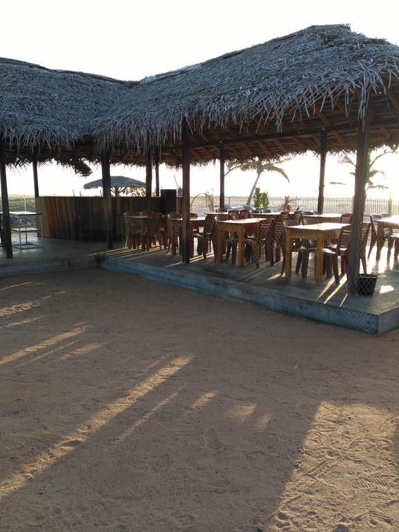 ארוגם Yoho Hotel Arugambay Beach Inn מראה חיצוני תמונה