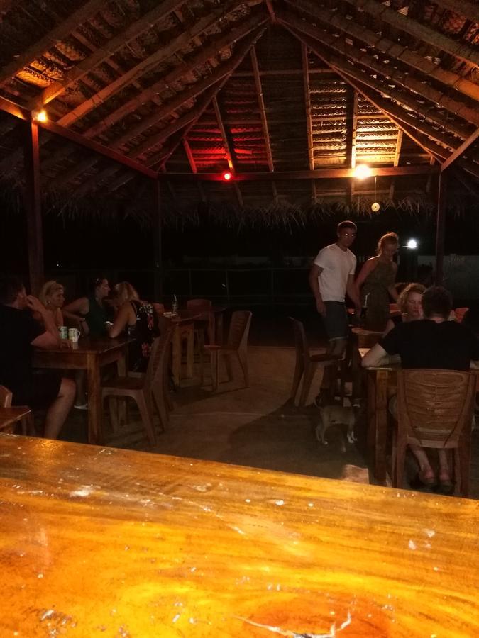 ארוגם Yoho Hotel Arugambay Beach Inn מראה חיצוני תמונה